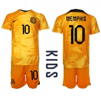 Fotbalové Dres Holandsko Memphis Depay #10 Dětské Domácí MS 2022 Krátký Rukáv (+ trenýrky)